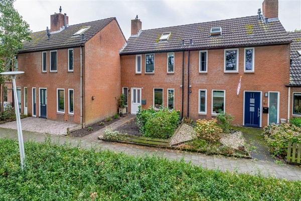 Te koop: Luxe tussenwoning met vrij uitzicht over groen, 4 slaapkamers én een heerlijke achtertuin op het zuiden!

